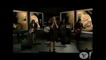 Mandy Moore-Umbrella (Rihanna)