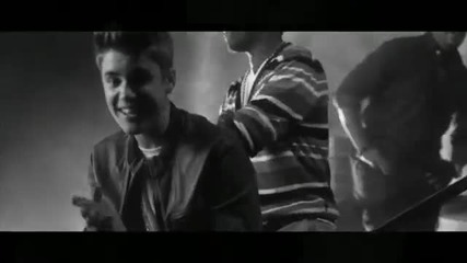 ‹‹ За първи път ›› Justin Bieber - Fa La La ft. Boyz ll Men ( Официално Видео ) + Текст и превод