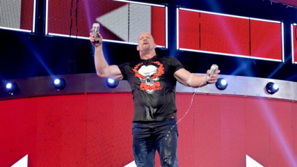 "Stone Cold" keeps the party going after Raw Reunion: WWE.com Exclusive, 7-22-19