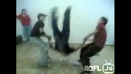 Да си акробат не е лесно ! 