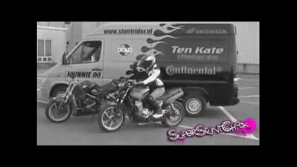 moto stunt girls