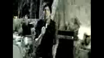 Simple Plan - Your Love Is A Lie