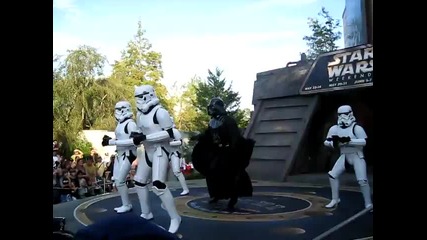 Дарт Вейдър танцува на Mc Hammer - Cant Touch This Dance Star Wars weekends 2009 Disney