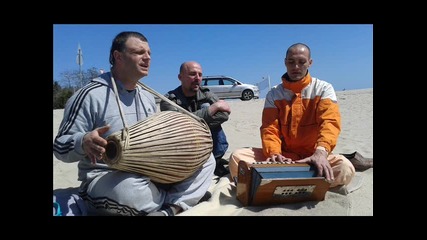 10.04.2015 Kamala Sundari , Nitai , Petar киртан на плажа