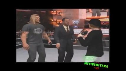 Wwe Smackdown vs Raw 2011 - Острието и Господин Макмеън пребиват Бийбър 