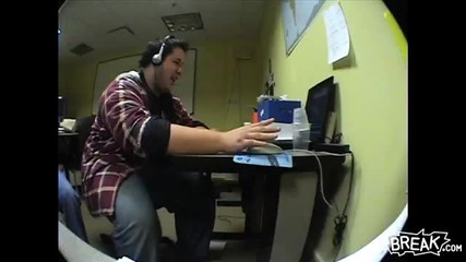 Big Guy Scared by Maze Game Prank 