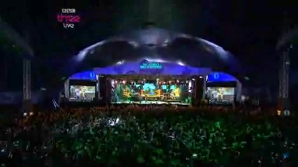Rihanna performing Hard Disturbia at Radio