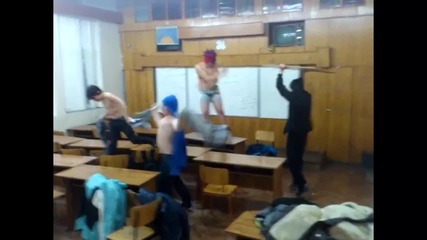 Harlrem Shake Burgas School Edition 7d class