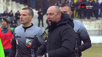 Бурно недоволство на Илиян Илиев му изкара жълт картон
