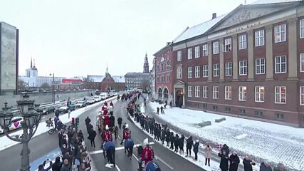 За последен път като кралица: Маргрете II премина с карета по улиците на Копенхаген (ВИДЕО)