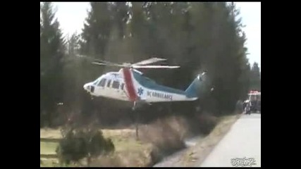 вертолет се разби в кабели с високо напрежение 