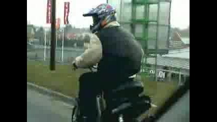 Scooter Tuning Wheelie