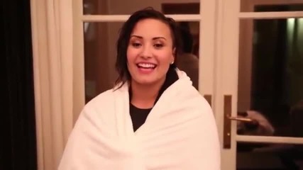 Demi Lovato Als Ice Bucket Challenge - -ice Bucket Challenge-