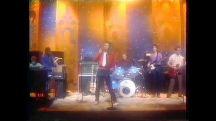 David Bowie - Life on Mars ( Tonight Show 1980) 