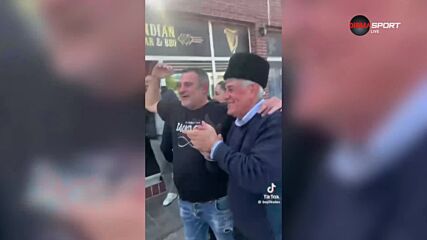 Гьоко пее с феновете на Спартак Варна (видео)