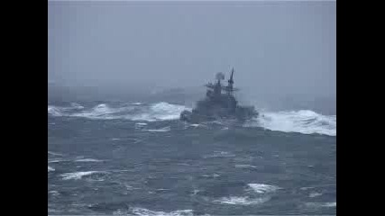 ВМФ Русия- Бестрашний     по  време  на  буря