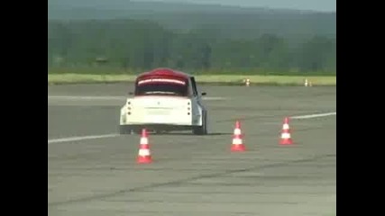 Трабанта направо не знае :d
