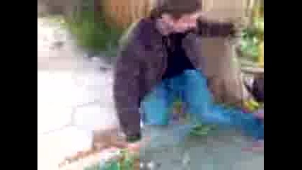 Na Stanimir Mu Se Zabi Piron :d :d :d
