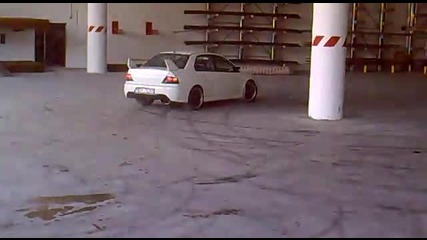 Mitsubishi Lancer Evolution Дрифтва яко