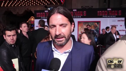 Сценаристът Дрю Пиърс на премиерата на филма си Железният Човек 3 (2013)