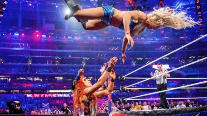 Charlotte vs. Becky Lynch vs. Sasha Banks – WWE Women’s Title Match: WrestleMania 32 (Full Match)