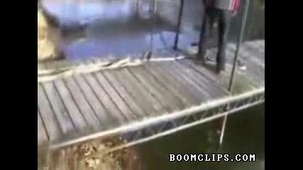 Дебел човек срещу Замразено езеро(смях) 