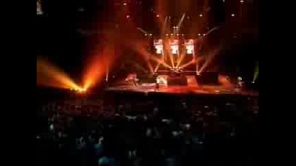 Avril Lavigne - Too Much To Ask