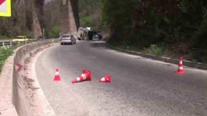 Шофьор на камион загина при катастрофана пътя Стара Загора-Казанлък