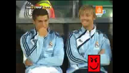 Cristiano Ronaldo & Guti - се смеят