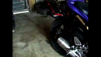 Yamaha R6 2006 spittin flames 