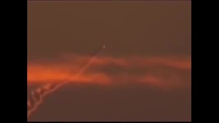 Заснетата на видео мистериозна ракета появявила се над Южна Калифорния. Заснето от хеликоптер. 