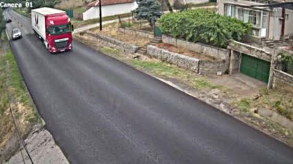 Тир изпреварва на пътя Русе - В. Търново в село Поликраище