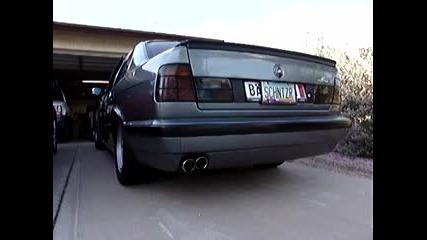 Bmw e34 540i V8 - Exhaust Sound 