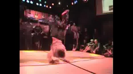Junior Is Breakdancing...!!