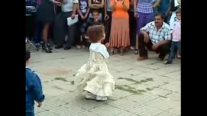 malka princesa igrae ku4ek 