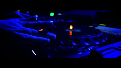 Hardwell - Cobra (official Energy Anthem 2012) (official Music Video)