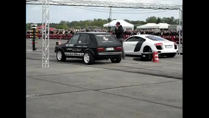 Vw Golf 1 vs. Audi R8
