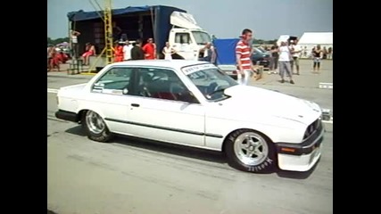 Bmw E30 направо полудя