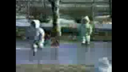 100% ще паднете от Смях :d Axaaxa
