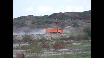 Камион в река Чая