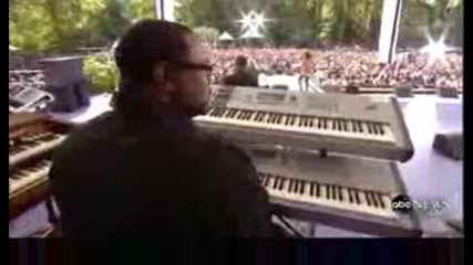 Whitney Houston - I Look To You Live at Good Morning America 09012009 
