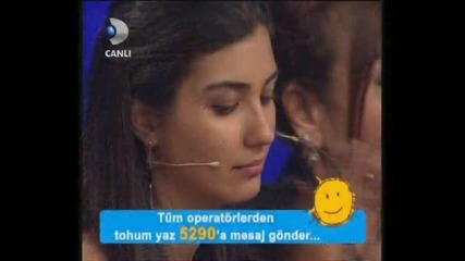Tuba Buyukustun vs Beren Saat