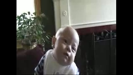 Сладко Бебе Се Смее!!