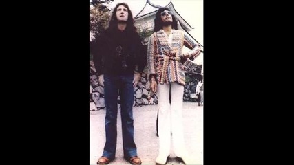 Queen - Leaving home aint easy 