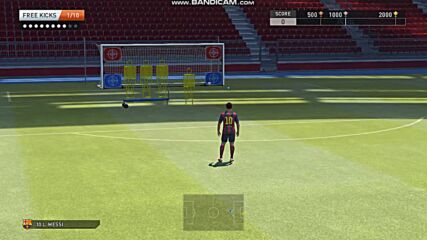 Пес 2015 игра фаул от Меси на тренировка