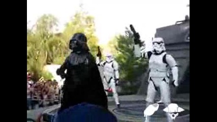 Darth Vader танцува на Mc Hammer