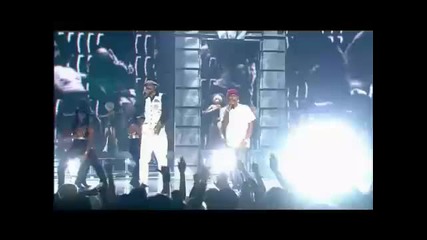 Snoop Dogg Feat Pharrell - Drop It Like Its Hot ( Live ) 