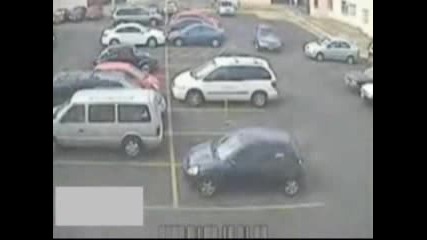 Невероятно тъп шофьор !