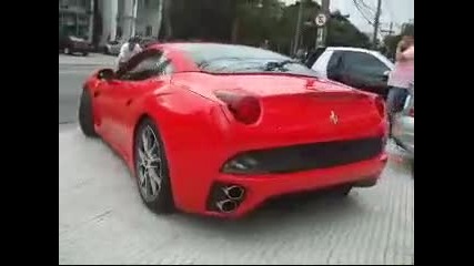 Много яко Ferrari и много готина Мацка във Сао Паоо 