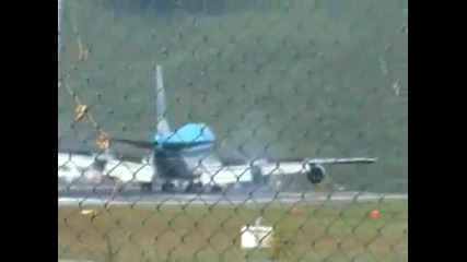 Plane Landing 